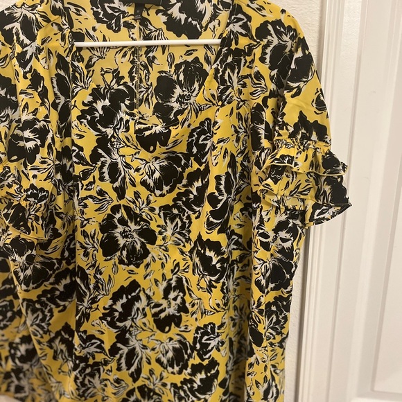 Lane Bryant Yellow and Black Ruffled Blouse size 22 - Picture 12 of 14